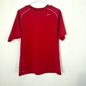 Nike T-shirt Men’s S Red Athletic Short Sleeve Crewneck Tee